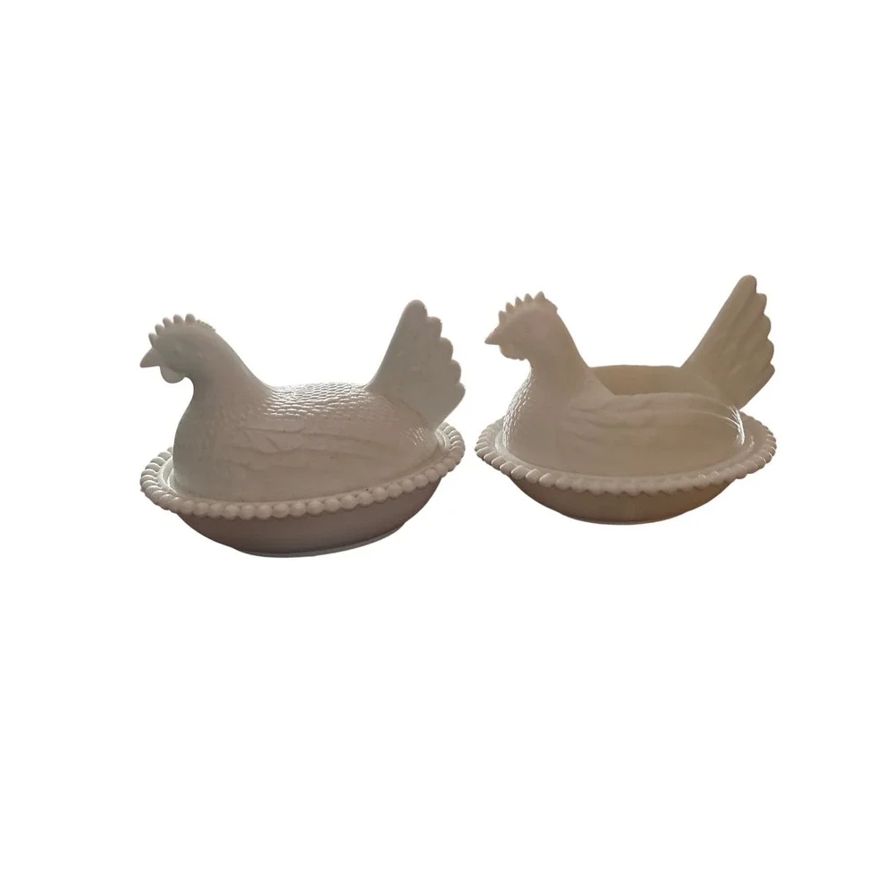 3D Printed White Hen on Nest Soap Holder for Bath and Body Works Foam Soap - Picture 3 of 3